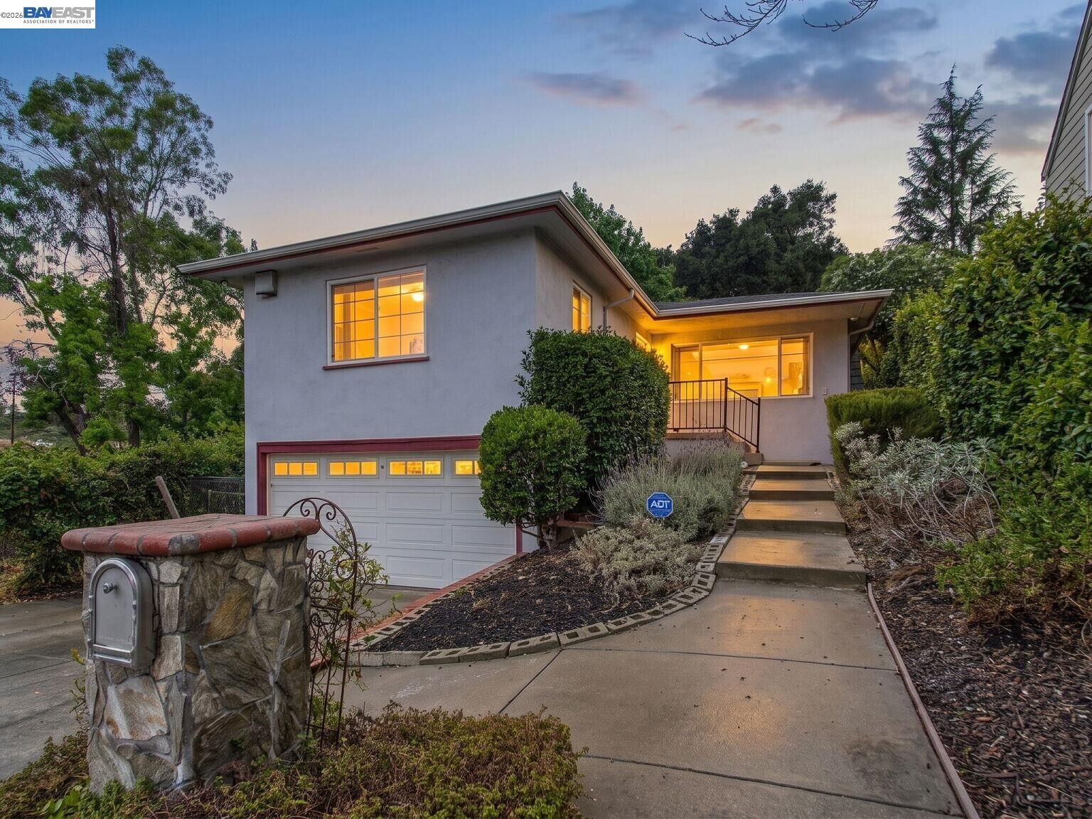 Property Photo: 4015 Rusting Ave CA 94605