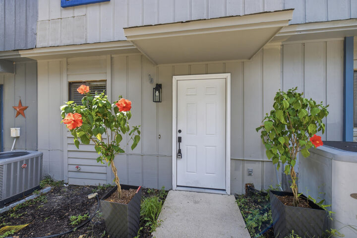 Property Photo:  44 Berwick Circle 2  FL 32579 