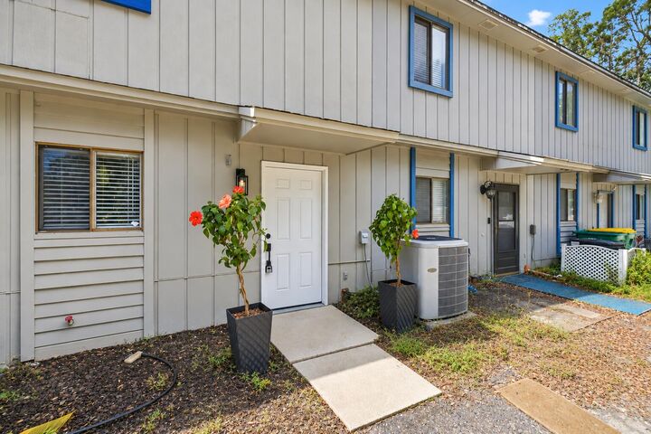 Property Photo:  44 Berwick Circle 2  FL 32579 