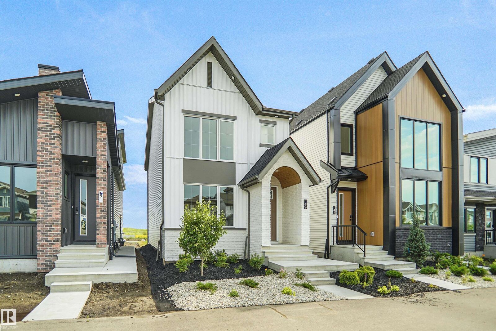 Property Photo:  611 176 Avenue NE  AB T5Y 4J9 