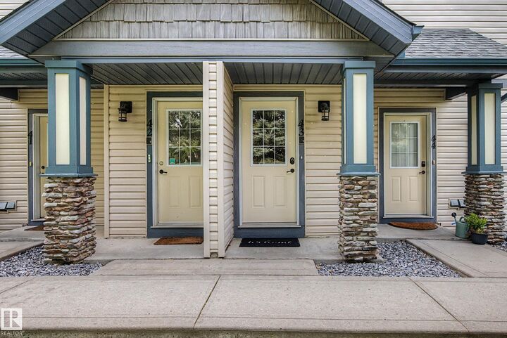 Property Photo: 2565 Hanna Crescent NW 43 AB T6R 0M4
