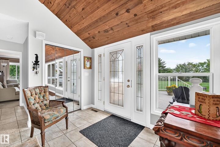 Property Photo:  53250 Rge Road 215 1  AB T8E 2B3 