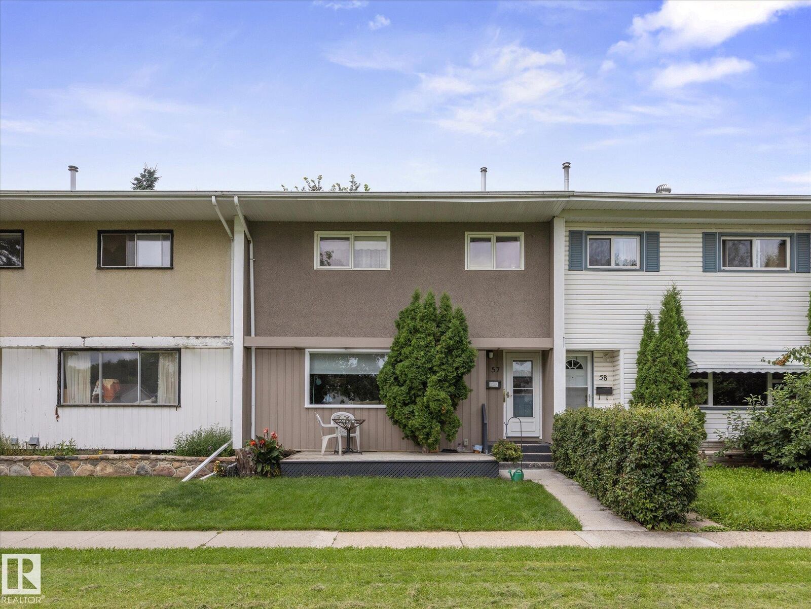 Property Photo:  57 Garden Crescent  AB T8N 0W9 