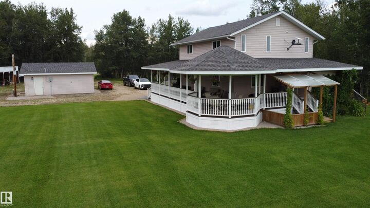 Property Photo: 8027 Twp 524 AB T0E 0T0