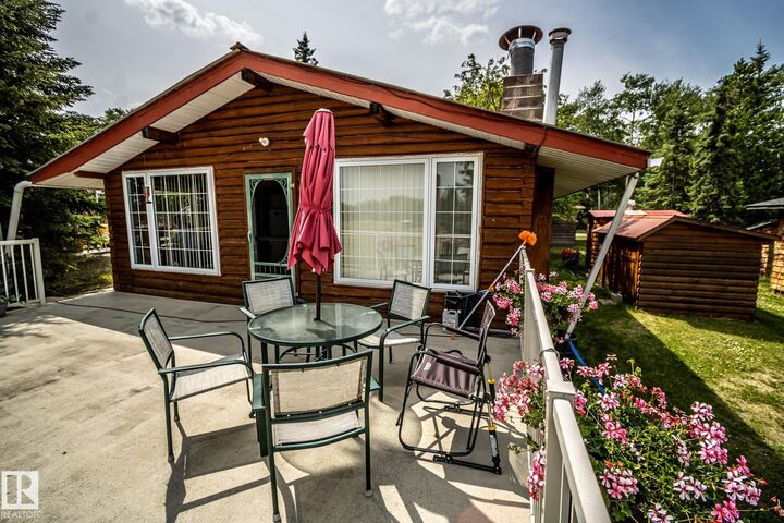 Property Photo:  18 Horseshoe Bay Drive  AB T0A 3A0 