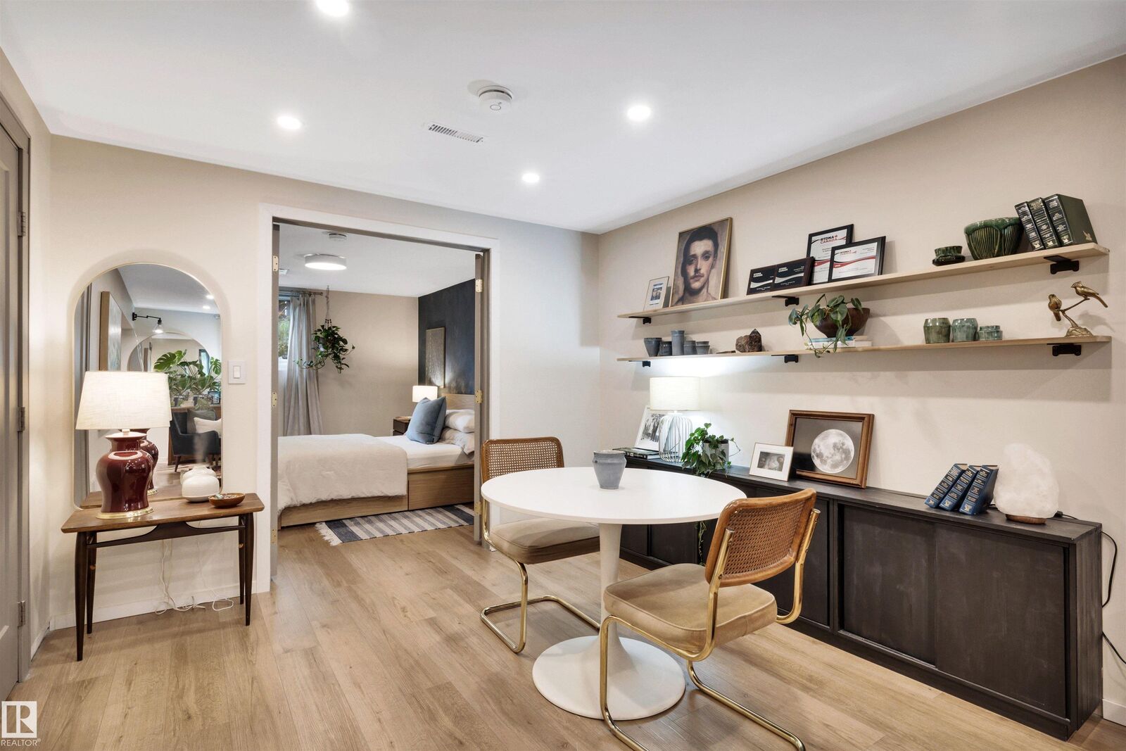 Property Photo: 7211 132 Avenue NW AB T5C 3C6