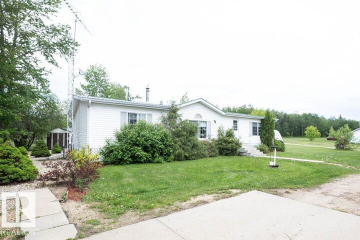 Property Photo:  4903A 47 Avenue  AB T0G 1H0 