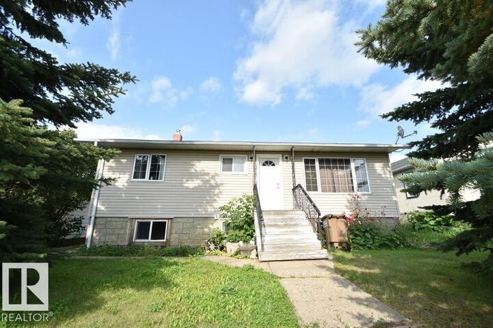 5007 2 Street — photo 1