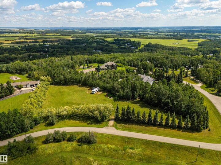 Property Photo: 53504 Rge Road 274 65 AB T7X 3T1