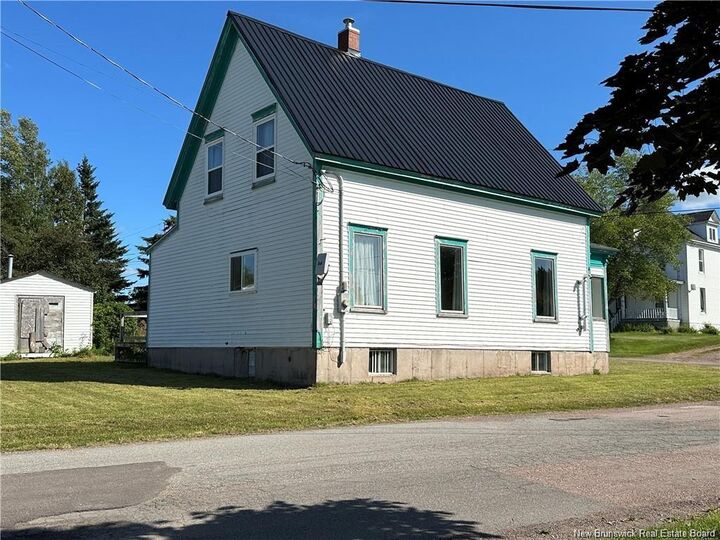 Property Photo:  16 Fort Street  NB E4M 1L4 