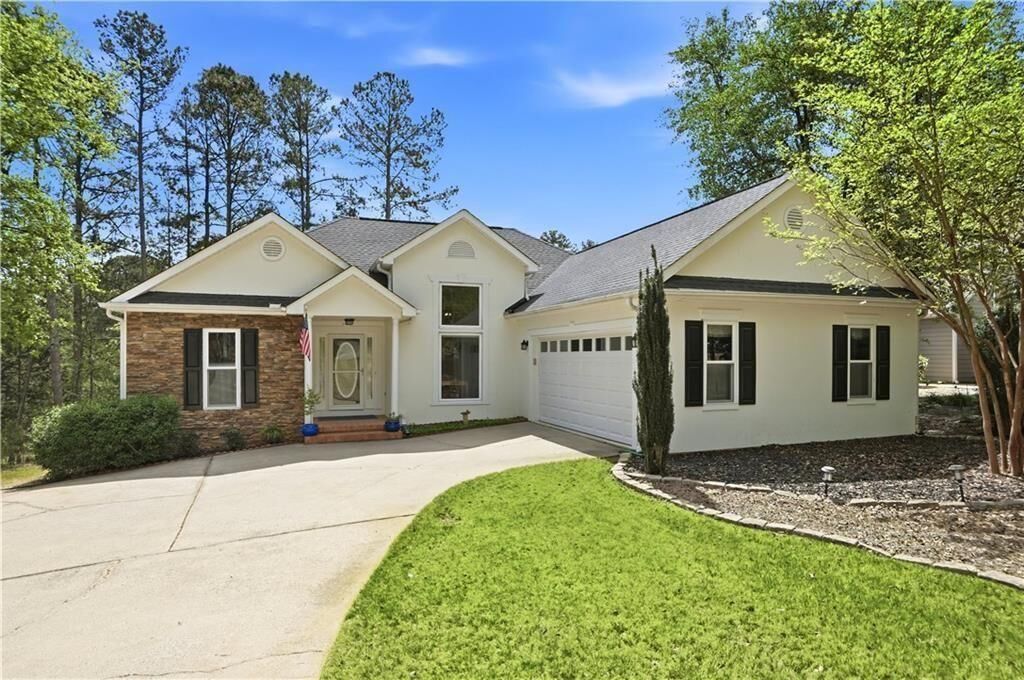 Property Photo: 4209 Green Court GA 30180