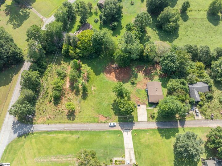 Property Photo: 166 McJunkin Drive SC 29671