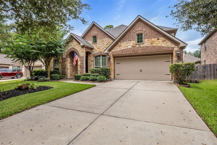 Property Photo: 107 Kinderwood Trail TX 77316