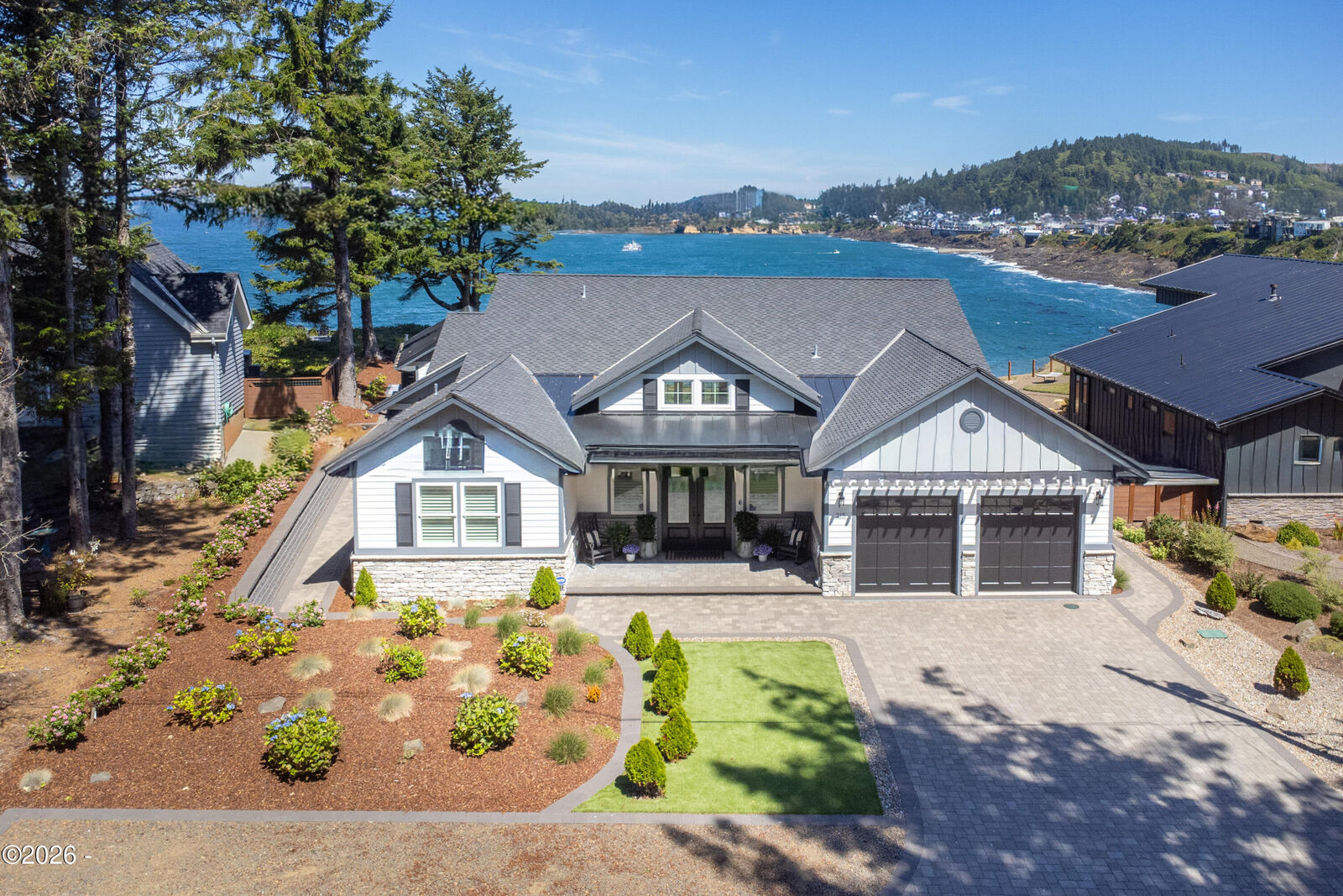 Property Photo:  215 SW Cliff Street  OR 97341 