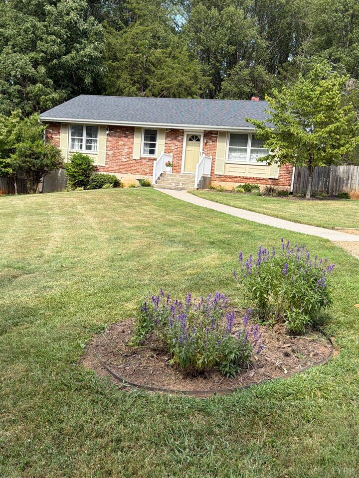 Property Photo:  1114 Dandridge Drive  VA 24501 