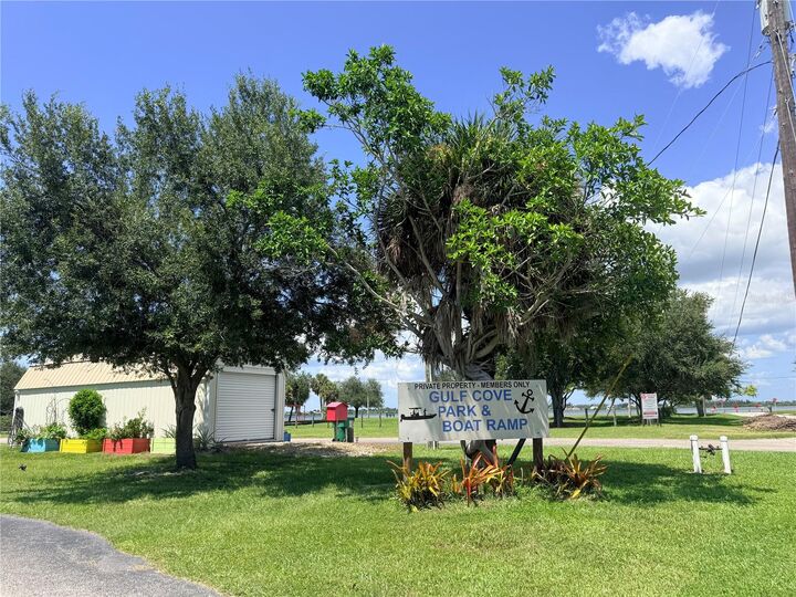 Property Photo: 5195 Wylie Lane FL 33981