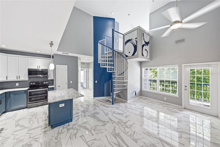 Property Photo: 1640 Villa Capri Circle 301 FL 33556