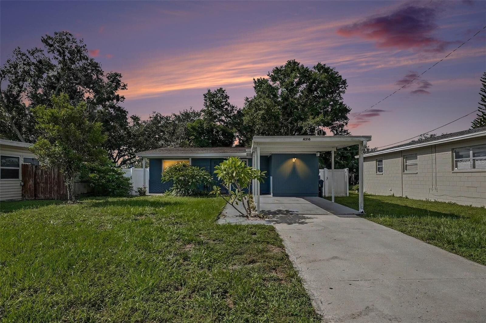 Property Photo: 4516 W Paxton Avenue FL 33611