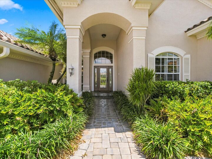 Property Photo: 9802 Mako Court FL 33615