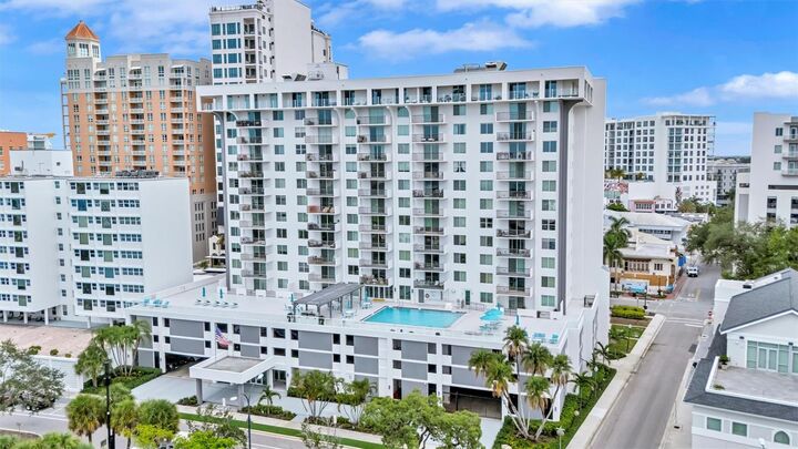 Property Photo: 101 S Gulfstream Avenue 14D FL 34236