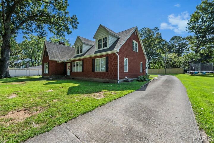 Property Photo:  811 E Rodney Drive  MO 63701 