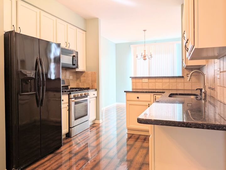 Property Photo:  3055 Kentshire Circle  IL 60564 