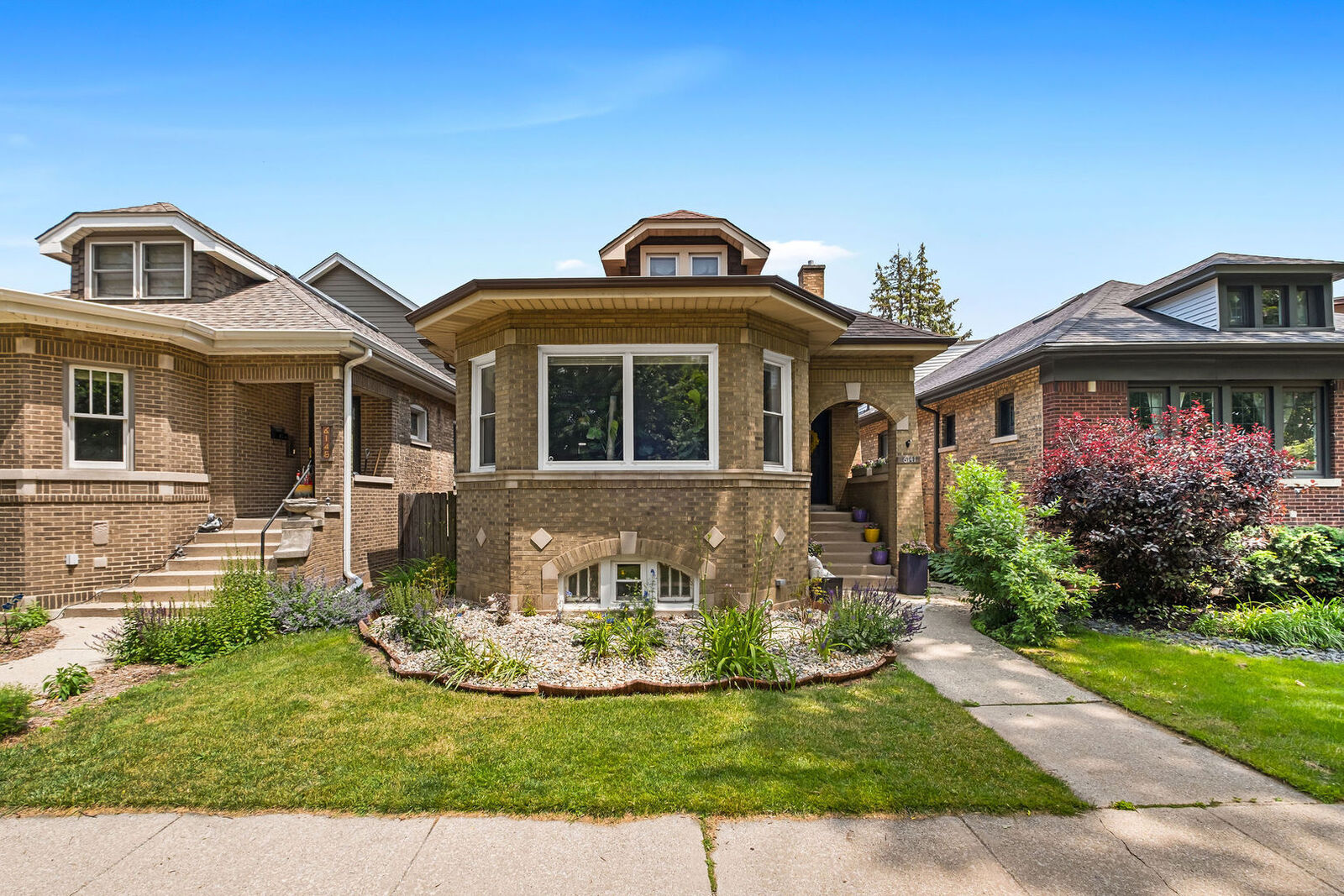 Property Photo:  6141 N Maplewood Avenue  IL 60659 