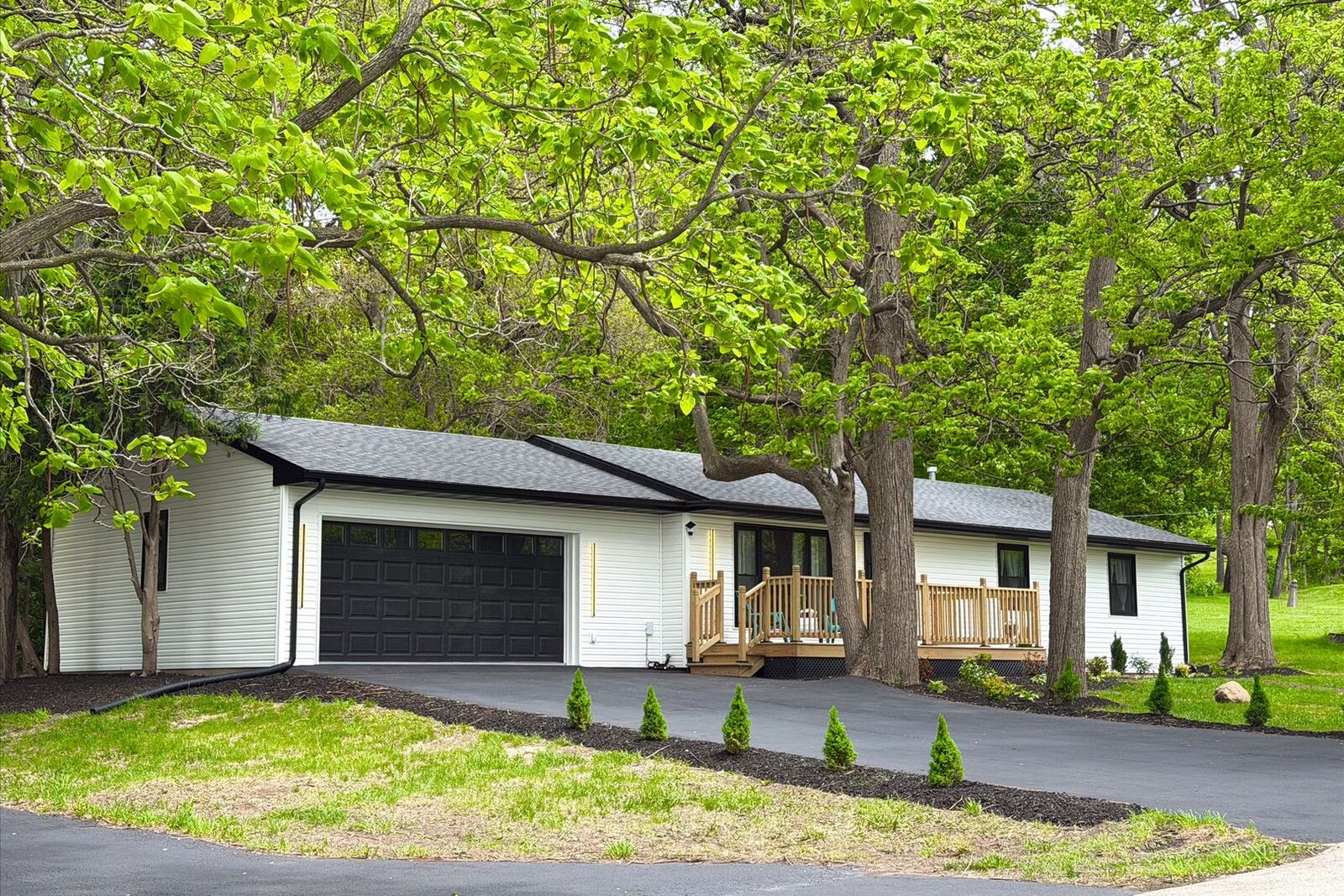 Property Photo: 35W302 Pinelands Road IL 60174
