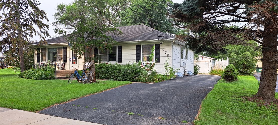 Property Photo:  778 S Kearsage Avenue  IL 60126 