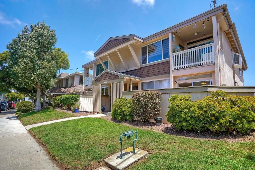 Property Photo: 3852 Basilone 2 CA 92110