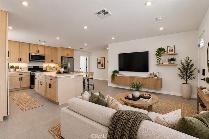 Property Photo:  40235 W 17th St  CA 93551 