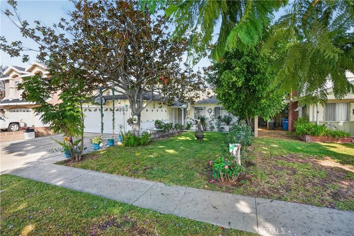 Property Photo:  10445 Valley View Avenue  CA 90604 