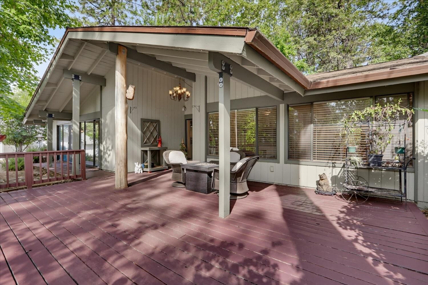 Property Photo: 11594 Alta Sierra Drive CA 95949