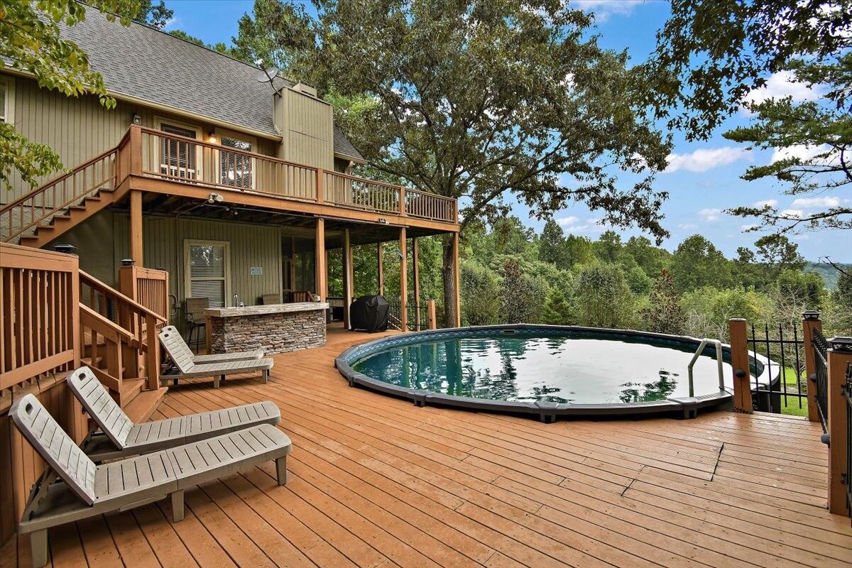 Property Photo:  4250 Four Seasons Rd  TN 37166 