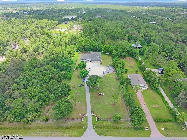 Property Photo: 3420 72nd Avenue NE FL 34120