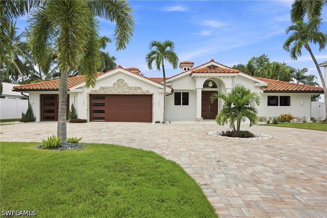 Property Photo:  5203 Starfish Avenue  FL 34103 