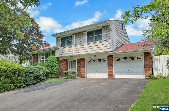 Property Photo: 2 Waldron Place NJ 07624