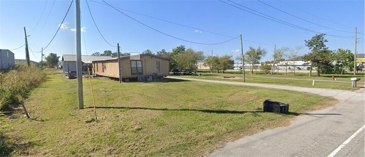 Property Photo:  Georges Lane  LA 70091 