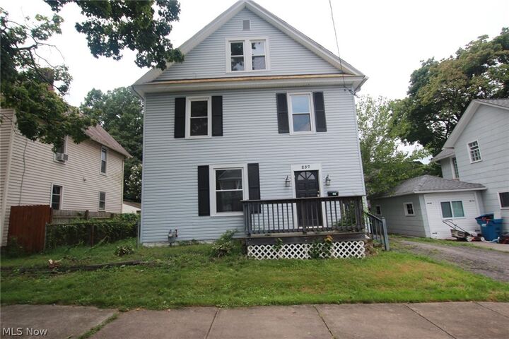Property Photo: 237 Woodland Avenue OH 44460