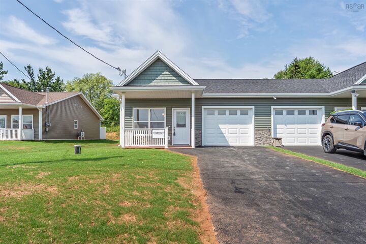 Property Photo: 15 Summer Hill Place NS B6L 0G9