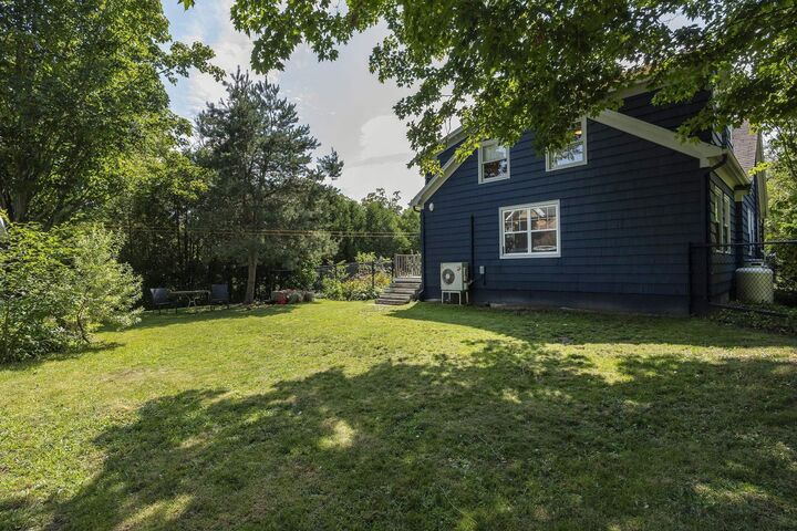 Property Photo: 164 Cottage Street NS B0P 1E0