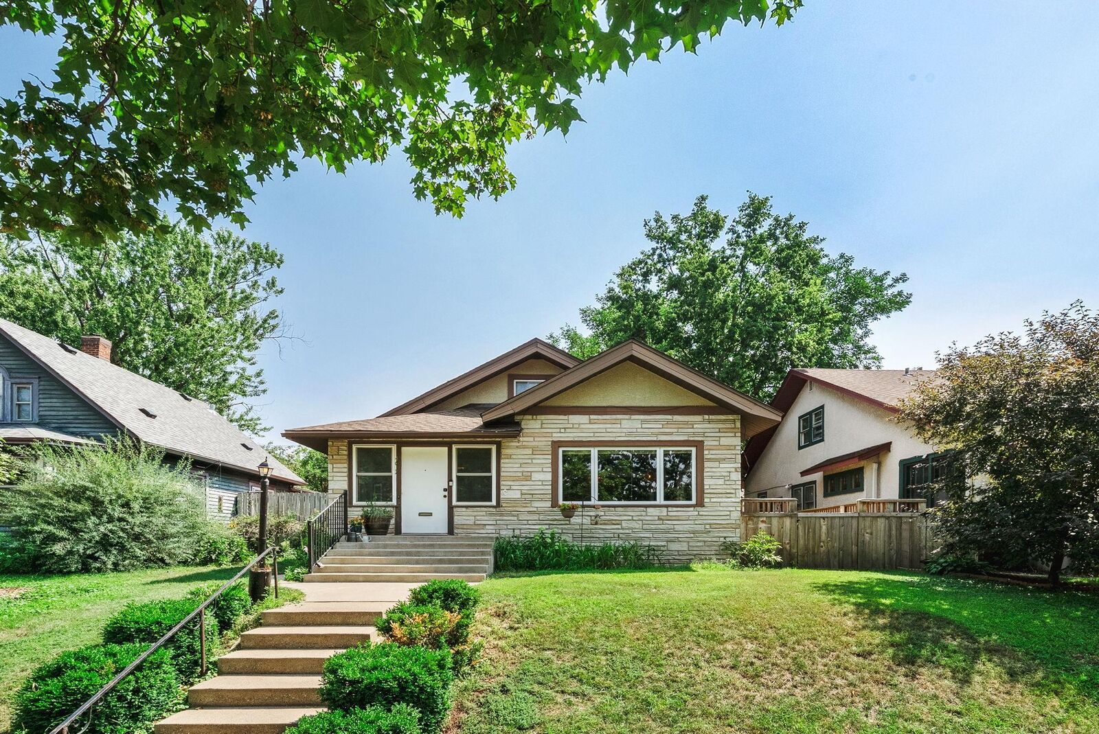 Property Photo:  4037 Elliot Avenue  MN 55407 