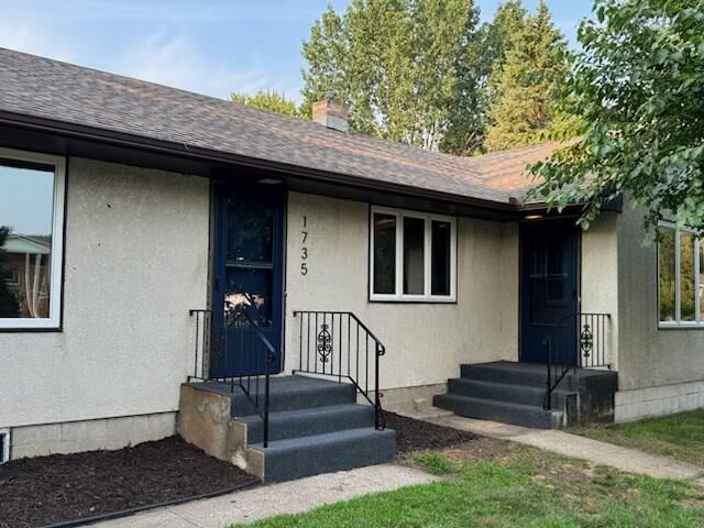 Property Photo:  1735 4th Street  MN 55110 