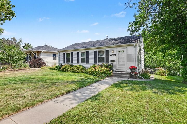 Property Photo: 6821 Upton Avenue S MN 55423