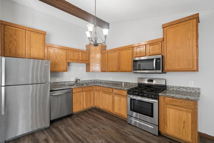 Property Photo:  6371 Aspenwood Plaza  MN 55125 