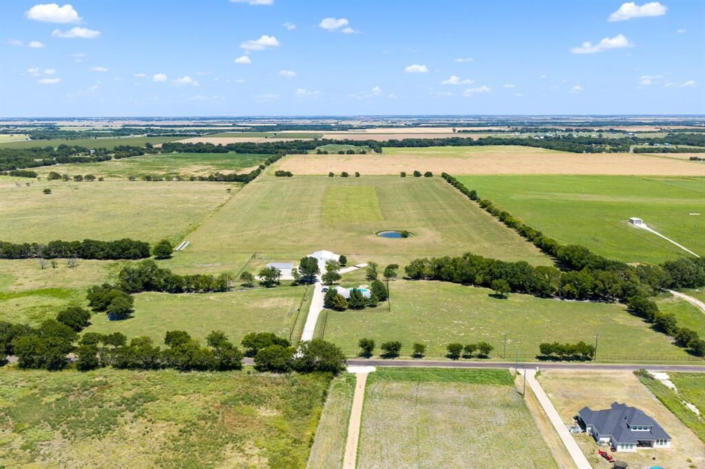 Property Photo: 257 Bud Run Road TX 75165