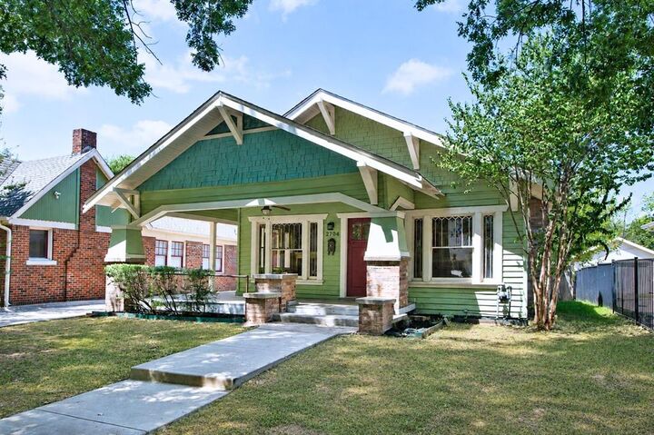 Property Photo:  2704 College Avenue  TX 76110 