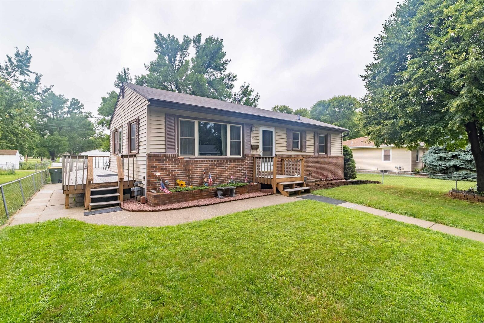 Property Photo:  1622 Whitcher Ave  IA 51109 