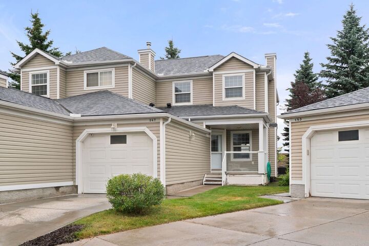 Property Photo: 7707 Marthas Haven Park NE 147 AB T3J 3Z6