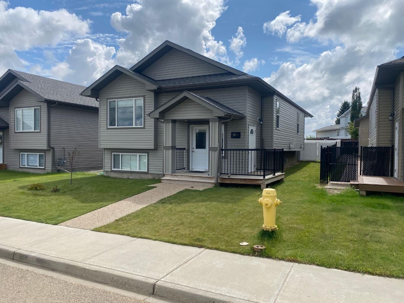 Property Photo:  7401 44 Avenue  AB T4V 5E1 